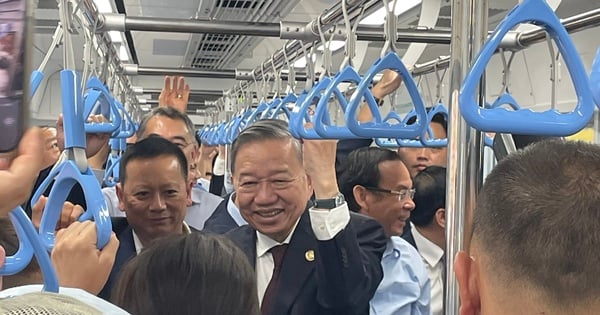 Tổng Bí thư Tô Lâm đi tàu metro số 1 Bến Thành