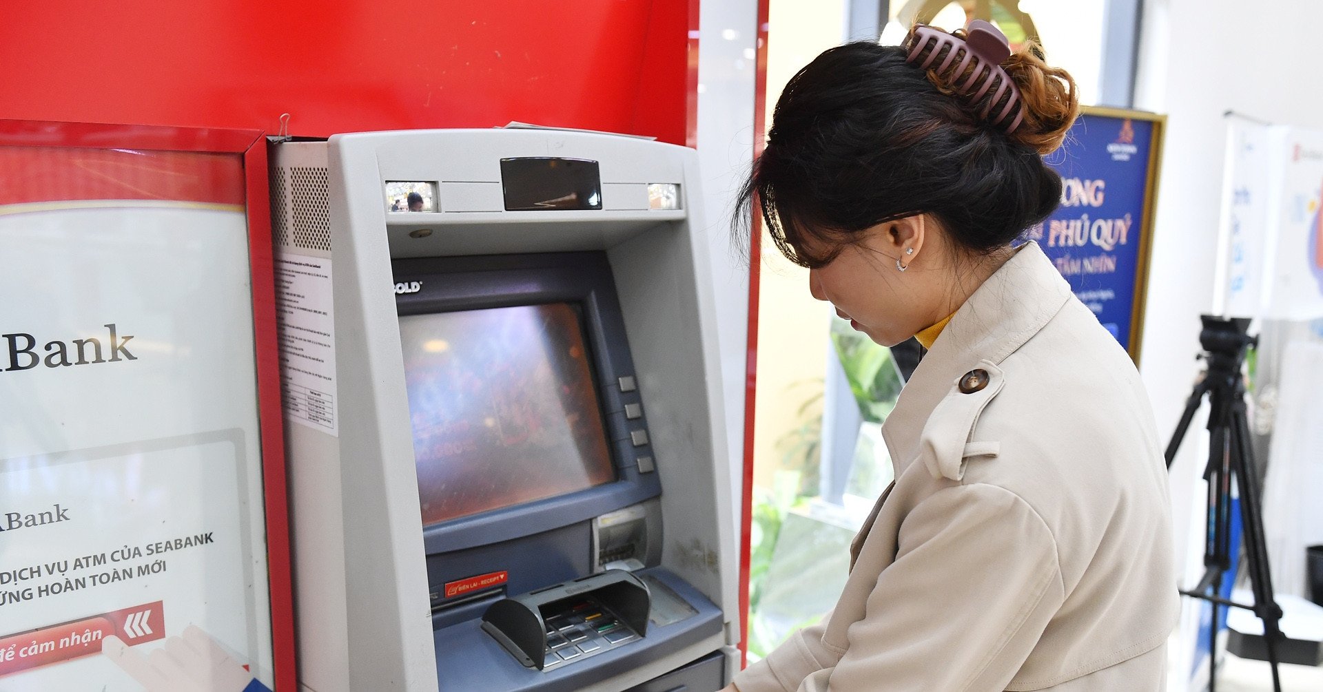 Cách lấy lại thẻ ATM nhanh nhất nếu bị nuốt thẻ