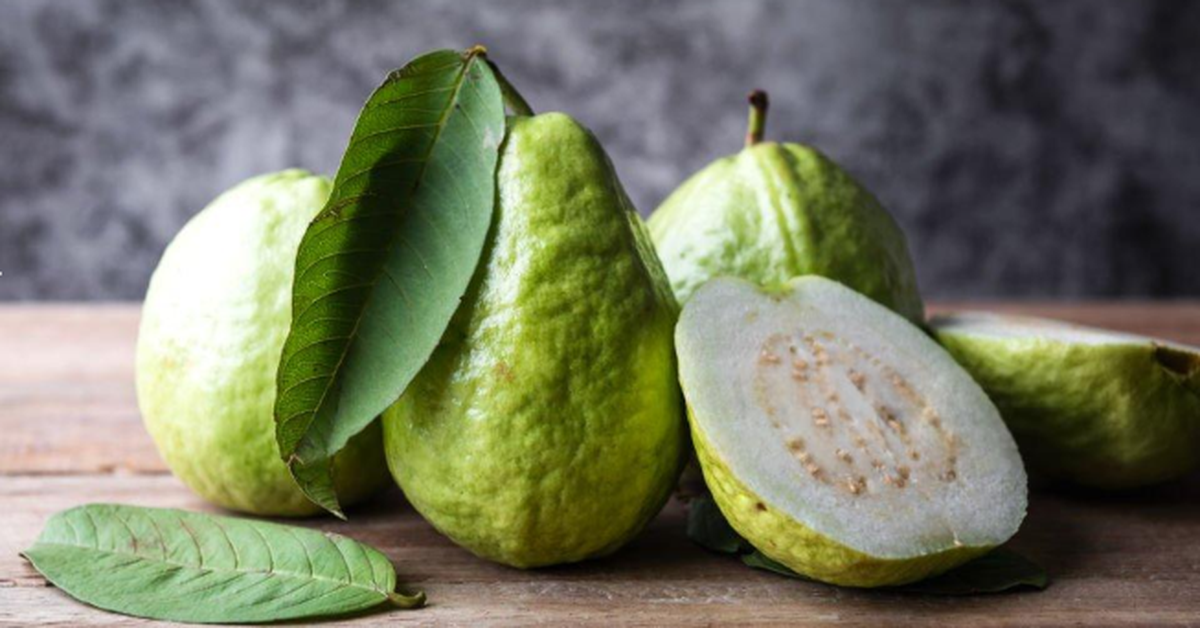 La guayaba es barata y se considera una “súper fruta”, ¿por qué?