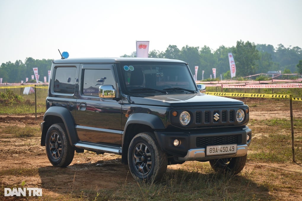 Xe mới liên tục giảm giá, khách mua Jimny lỗ gần 200 triệu đồng sau 1 năm - 1