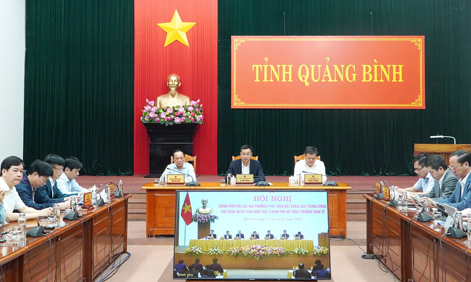 Quyết tâm bảo đảm mục tiêu tăng trưởng cả nước năm 2025 đạt 8% trở lên