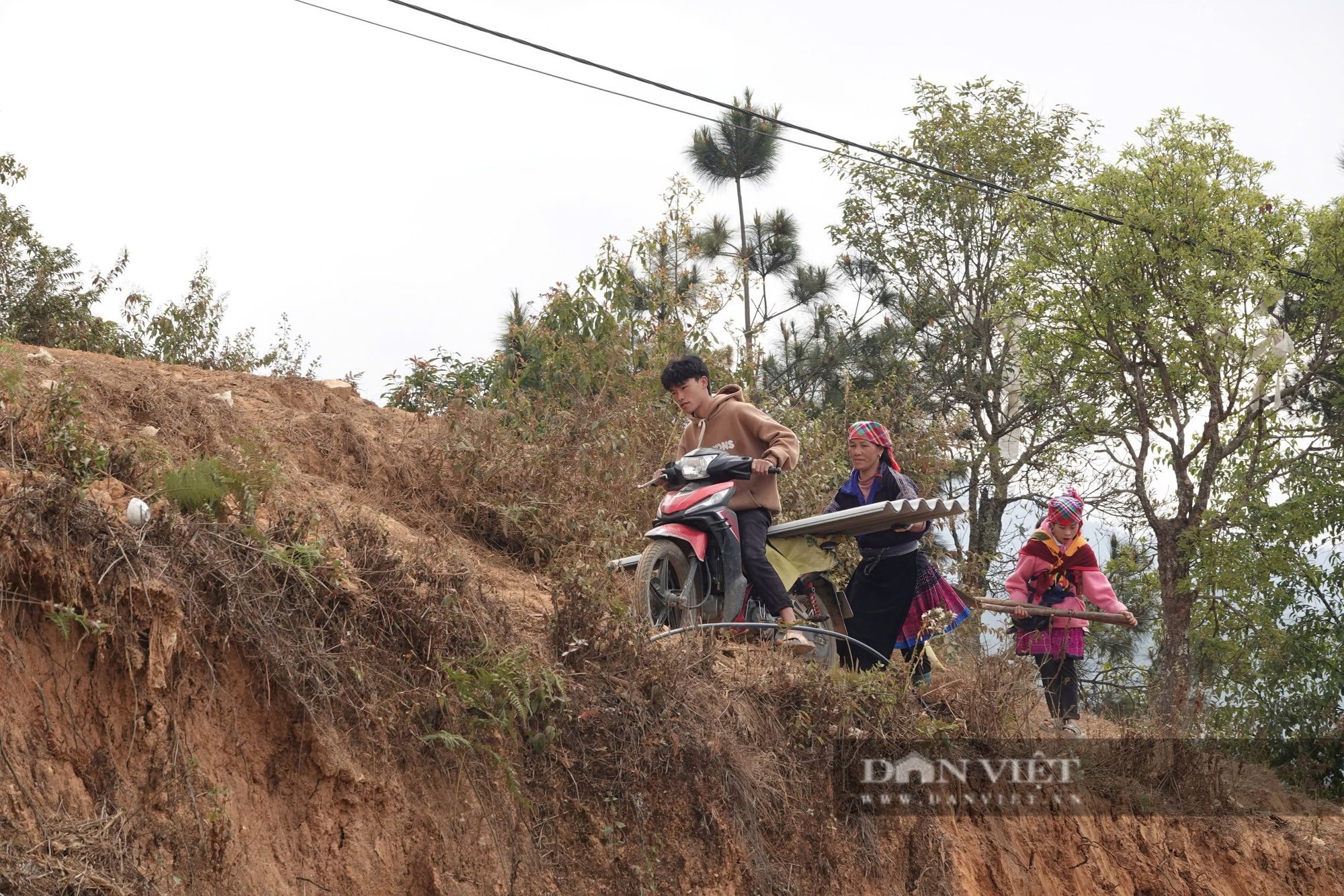 Giảm nghèo ở Yên Bái, những ngôi nhà mới dần thay thế nhà dột nát ở Mù Cang Chải- Ảnh 2.