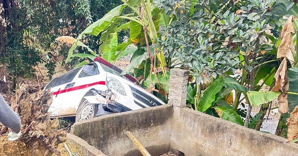 Ambulancia se estrella mientras transportaba a casa el cuerpo de una estudiante que murió en un accidente