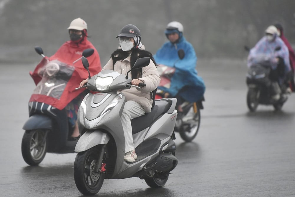 強い寒気が到来し、中部および南部では局地的に大雨が降る見込み