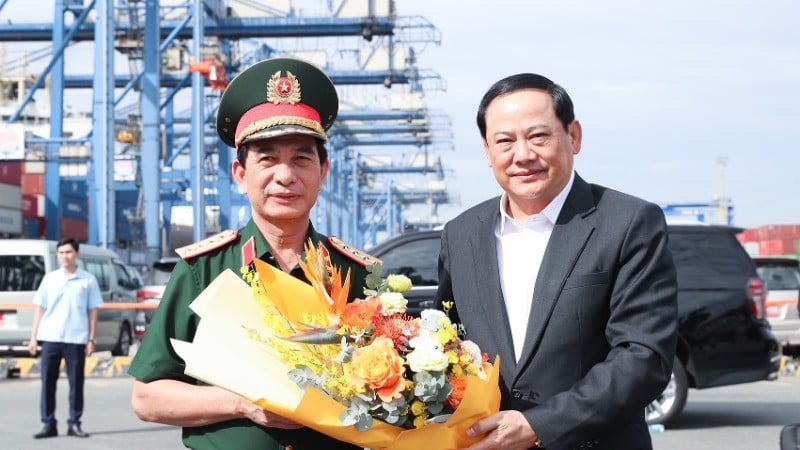 Lao Prime Minister visits and works at Saigon Newport Corporation