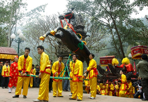 Đầu Xuân đi trẩy hội Gióng- di sản văn hoá phi vật thể của nhân loại