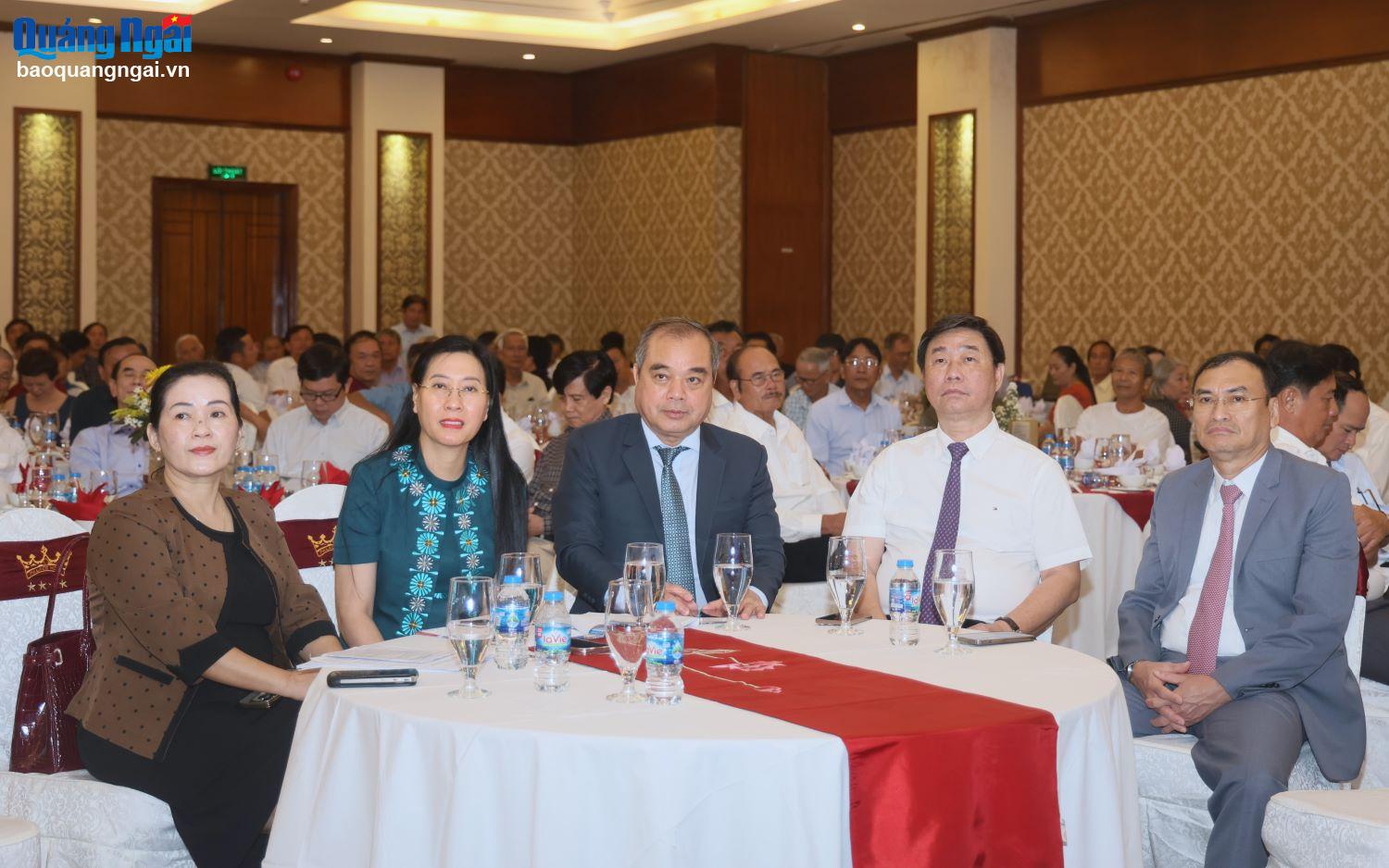 Les dirigeants provinciaux ont assisté à la réunion de l'Association provinciale de Quang Ngai à Ba Ria - Vung Tau.