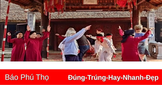 Du Xuân thành phố ngã 3 sông