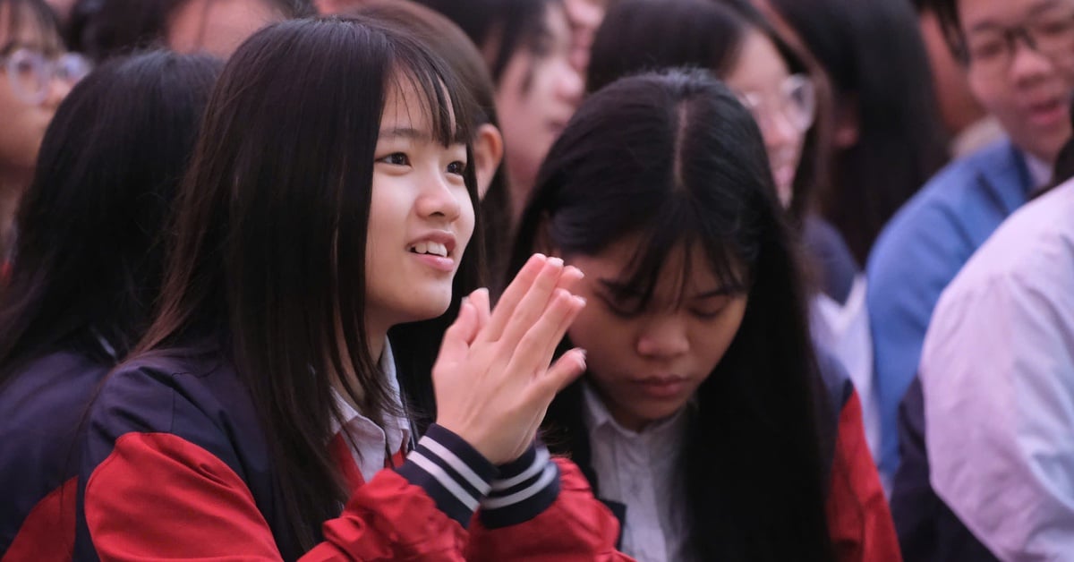 하노이에서 열리는 신나는 10학년 자신감 축제