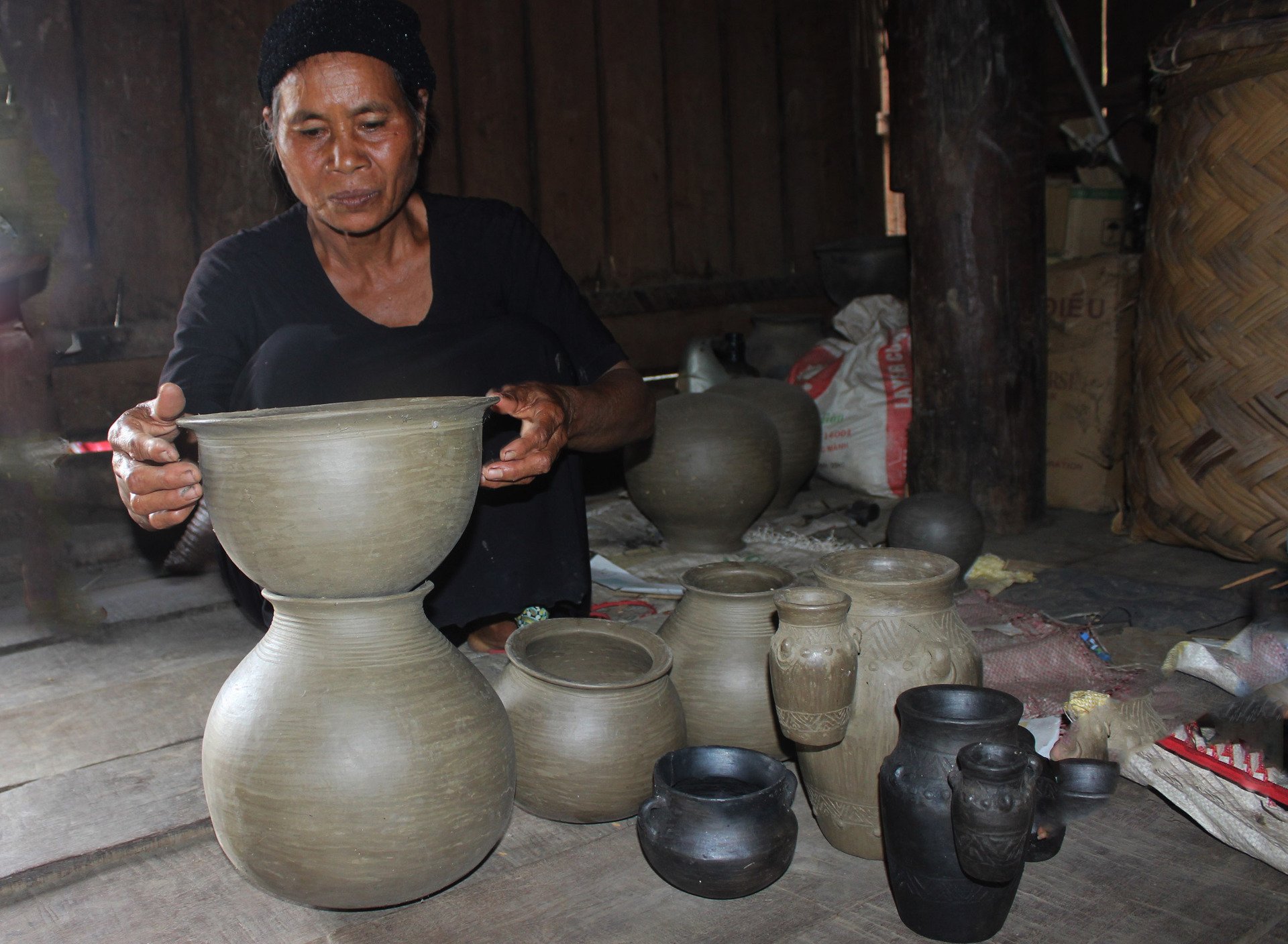 Poterie ancienne M'nong Rlam : patrimoine vivant de la grande forêt