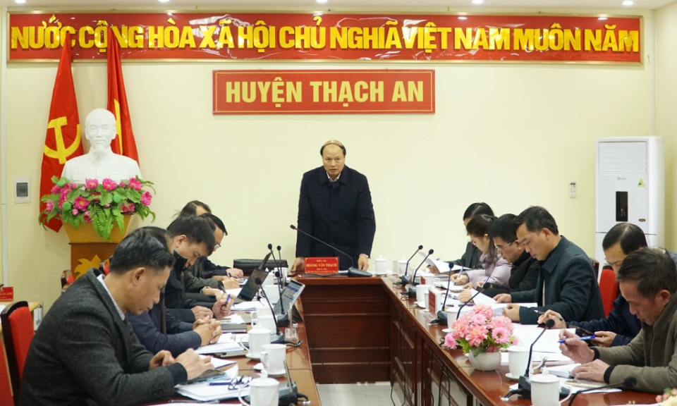 Phó Chủ tịch UBND tỉnh Hoàng Văn Thạch kiểm tra tiến độ giải phóng mặt bằng tuyến cao tốc Đồng Đăng - Trà Lĩnh