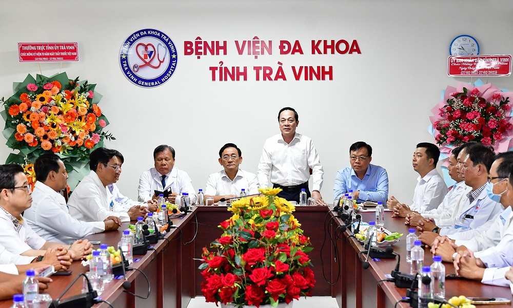 Phó Bí thư Tỉnh ủy Lâm Minh Đằng thăm, chúc mừng ngày Thầy thuốc Việt Nam tại Bệnh viện Lao và bệnh Phổi