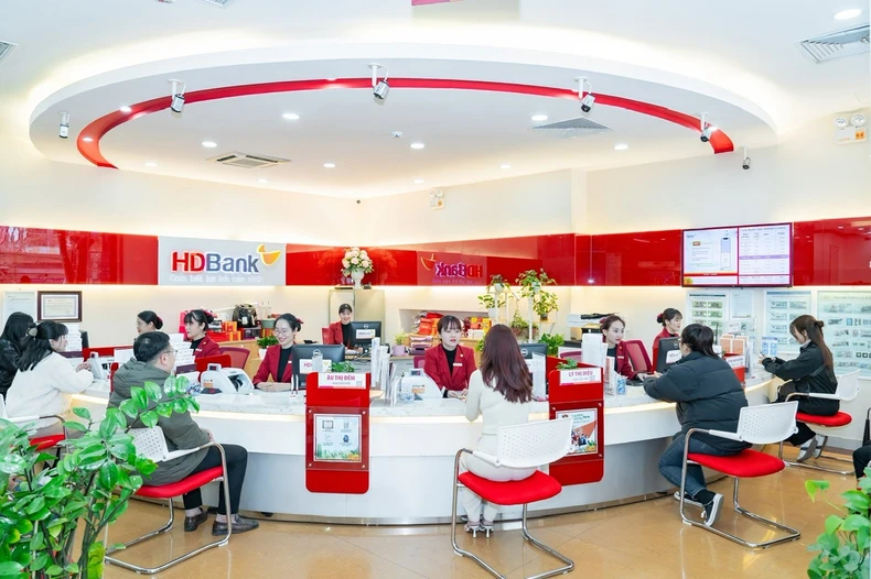 សន្និសិទវិនិយោគិន HDBank៖ ការទម្លាយក្នុងអាជីវកម្មឌីជីថលសម្រាប់គោលដៅនៃប្រាក់ចំណេញជាង 20 ពាន់ពាន់លានដុង