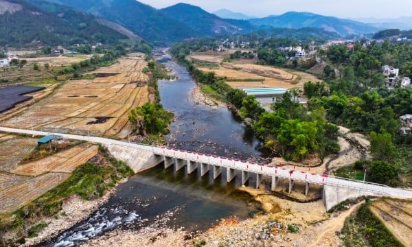 ชนบทที่อุดมสมบูรณ์ สงบสุข และเจริญรุ่งเรือง