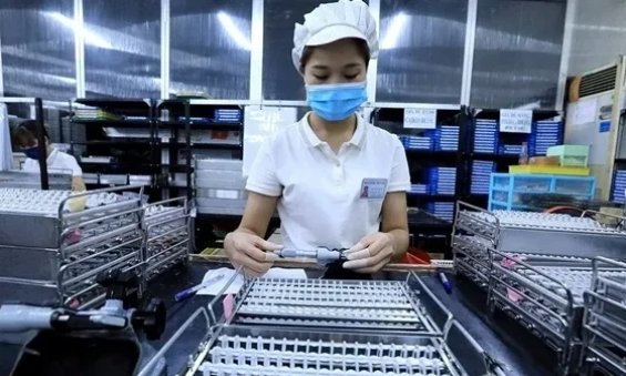 Vietnam zieht ausländische Direktinvestitionen in den Bereichen Hochtechnologie und Energie an