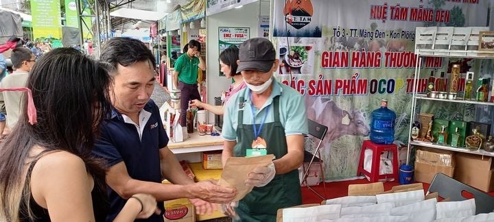 Hội chợ triển lãm thương mại công thương khu vực Tây Nguyên.