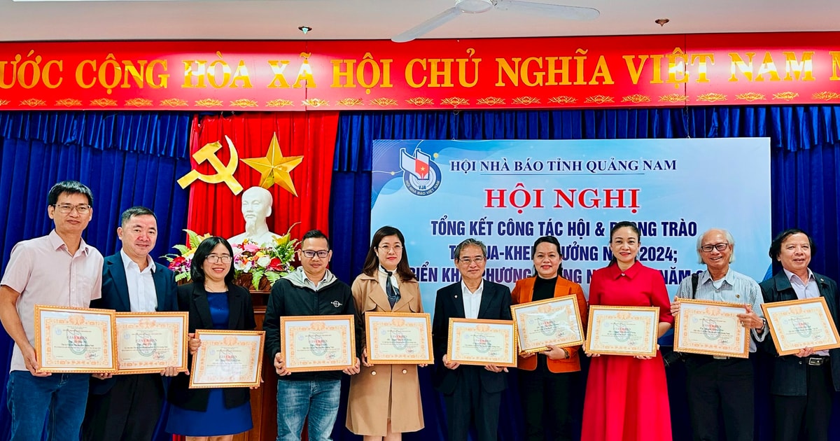 Quang Nam Provincial Journalists Association commends 2 collectives and 19 individuals with outstanding achievements in 2024