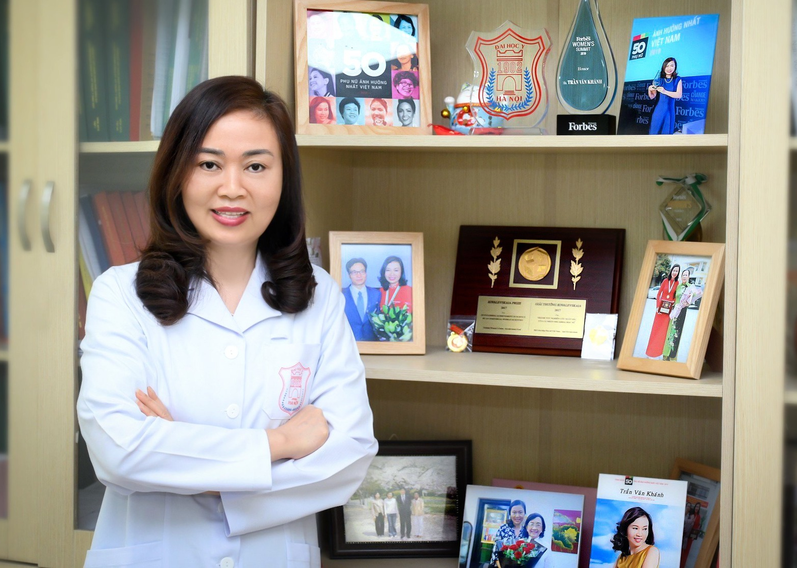 Female doctor with 20 years of passion for 'finding errors' in Vietnamese genes