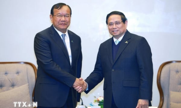 El primer ministro Pham Minh Chinh recibió al viceprimer ministro camboyano Prak Sokhonn