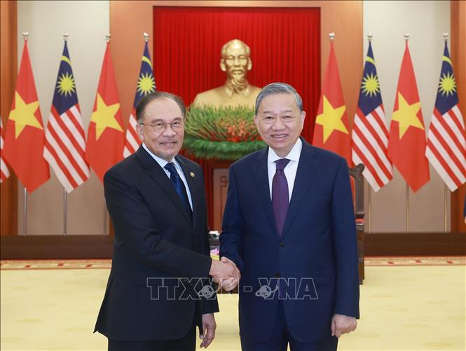 General Secretary To Lam receives Malaysian Prime Minister Anwar Ibrahim