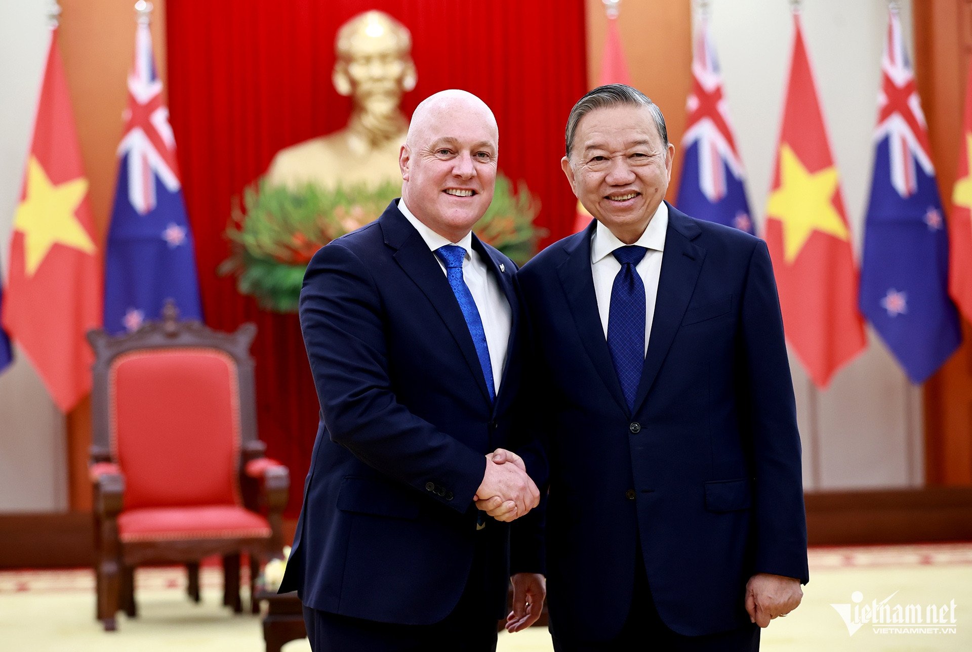 New Zealand Prime Minister touched by warm welcome from Vietnam