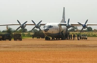 Máy bay quân sự rơi vào nhà dân ở Sudan, 46 người thiệt mạng