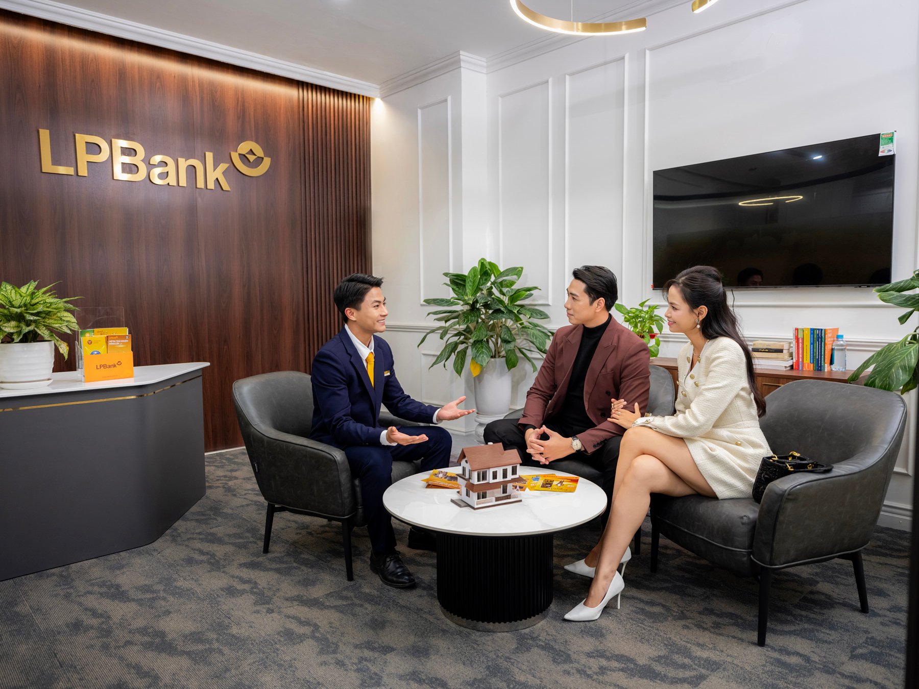 Ngân hàng Lộc Phát (LPBank) tung gói tín dụng chỉ từ 3,88% giúp khách hàng trẻ “An cư dễ dàng, vững vàng tương lai”