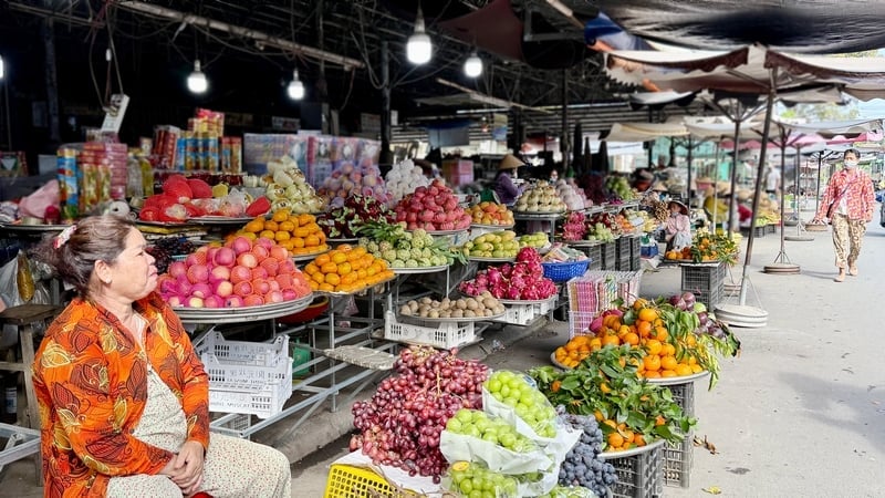 野菜や果物は良い値段を待っており、買い手を待っている