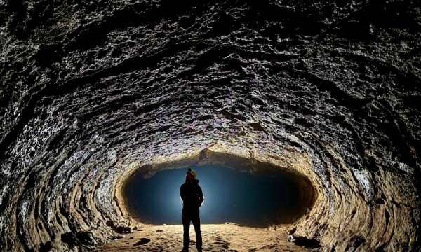 Découvrez la grotte « semblable à une forteresse » sous la forêt de Dong Nai