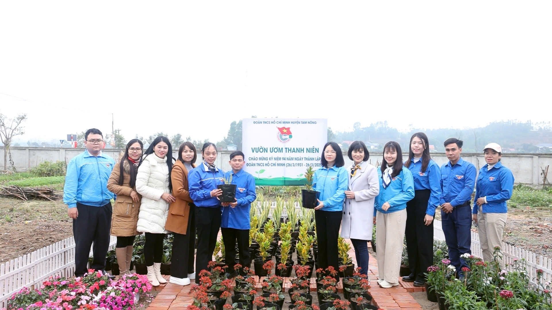 Tam Nong Youth Adds Green to the Homeland