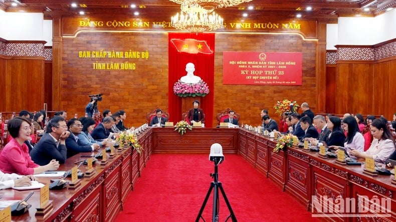 Comrade Dinh Van Tuan holds the position of Vice Chairman of Lam Dong Provincial People's Committee photo 2