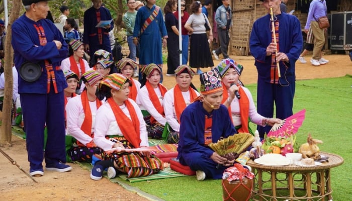 Cultural Village organizes Youth activities with traditional culture