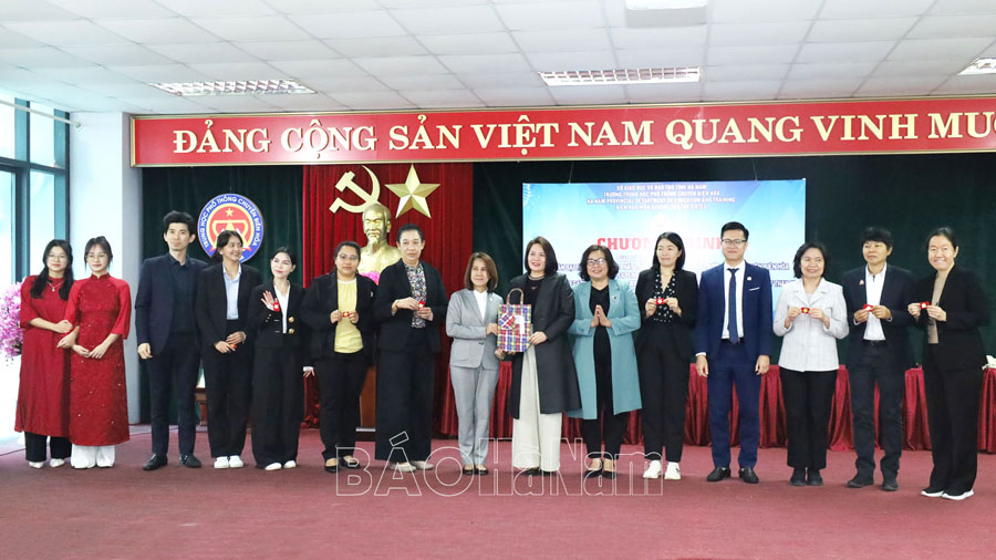 Tỉnh đoàn Hà Nam làm việc với Đoàn công tác của Bộ An sinh Phát triển xã hội Thái Lan