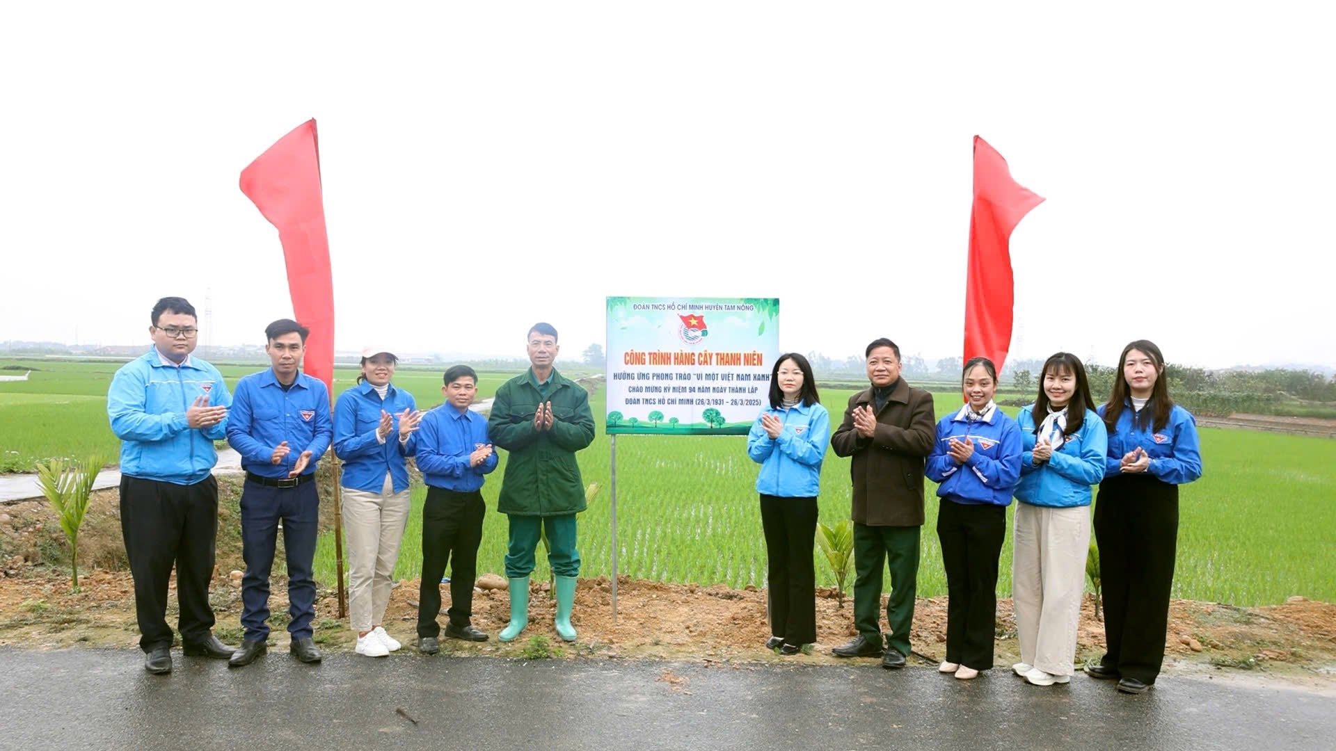 Tam Nong Youth Adds Green to the Homeland