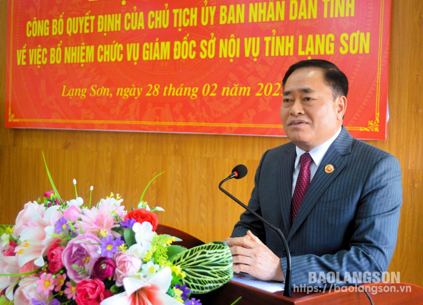 Comrade Ho Tien Thieu, Deputy Secretary of the Provincial Party Committee, Chairman of the Provincial People's Committee delivered a speech assigning tasks.