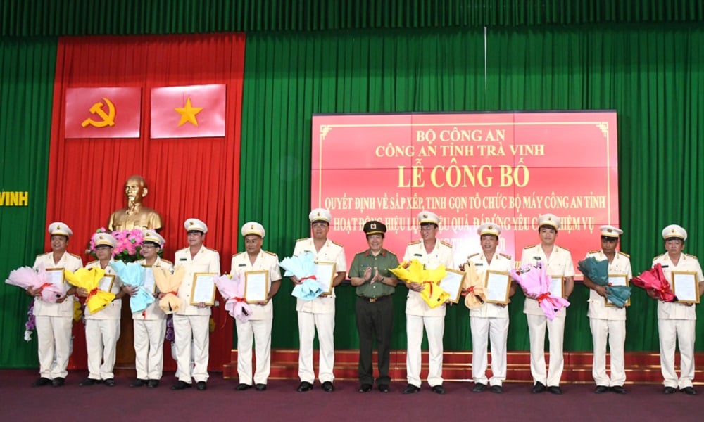 ตำรวจภูธรจ่าวิญ แถลงมติจัดระบบเครื่องมือและบุคลากรของตำรวจภูธรจ่าวิญ