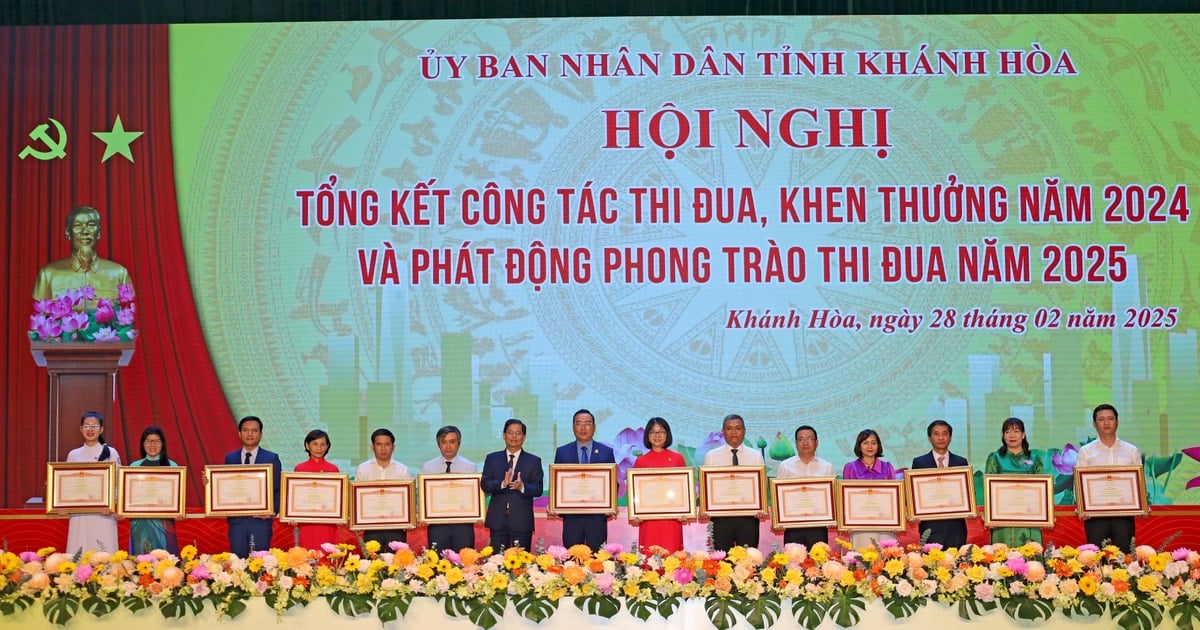 Many individuals were awarded Certificates of Merit by the Prime Minister