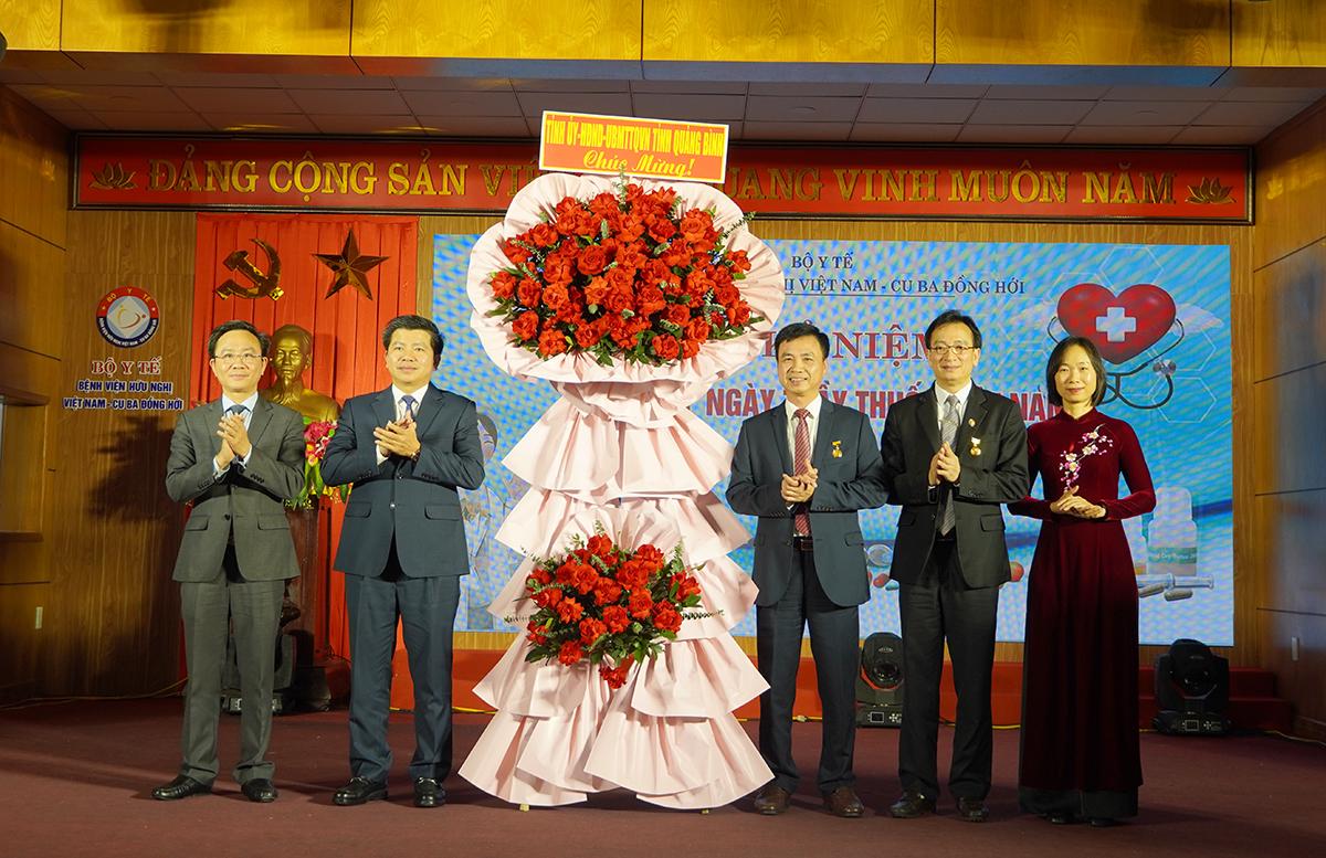 Vietnam - Cuba Dong Hoi Friendship Hospital received many noble awards from the President and the Ministry of Health.