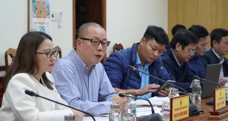 Des investisseurs proposent d'étudier des projets d'infrastructures pour un parc industriel à Quang Binh