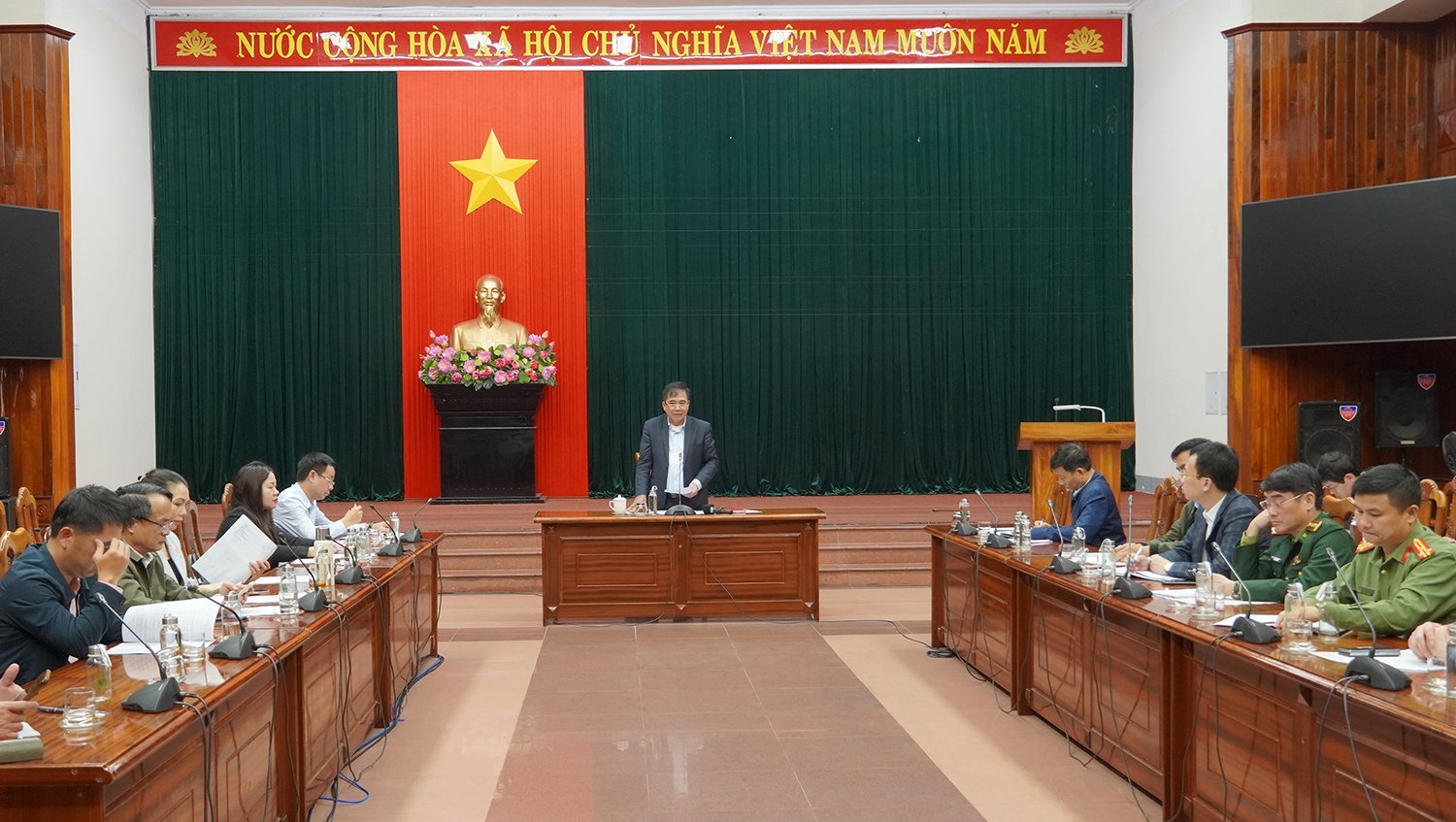 Comrade Doan Ngoc Lam, Permanent Vice Chairman of the Provincial People's Committee, delivered a concluding speech at the meeting.