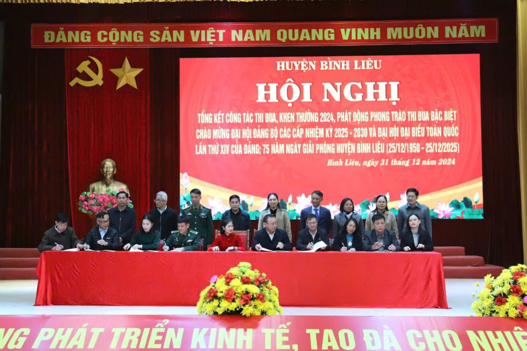 Les blocs d'émulation du district de Binh Lieu ont signé un pacte d'émulation en 2025.