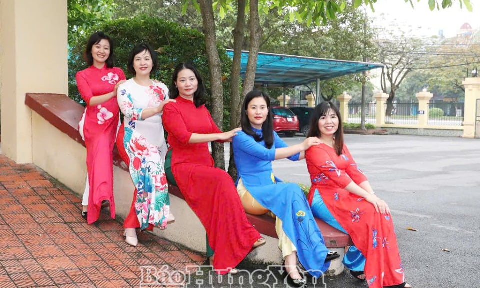 Orgulloso del Ao Dai vietnamita