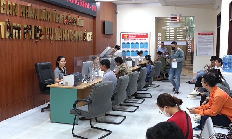 Decision on assigning civil servant establishment and number of employees in 2025 in Quang Binh province