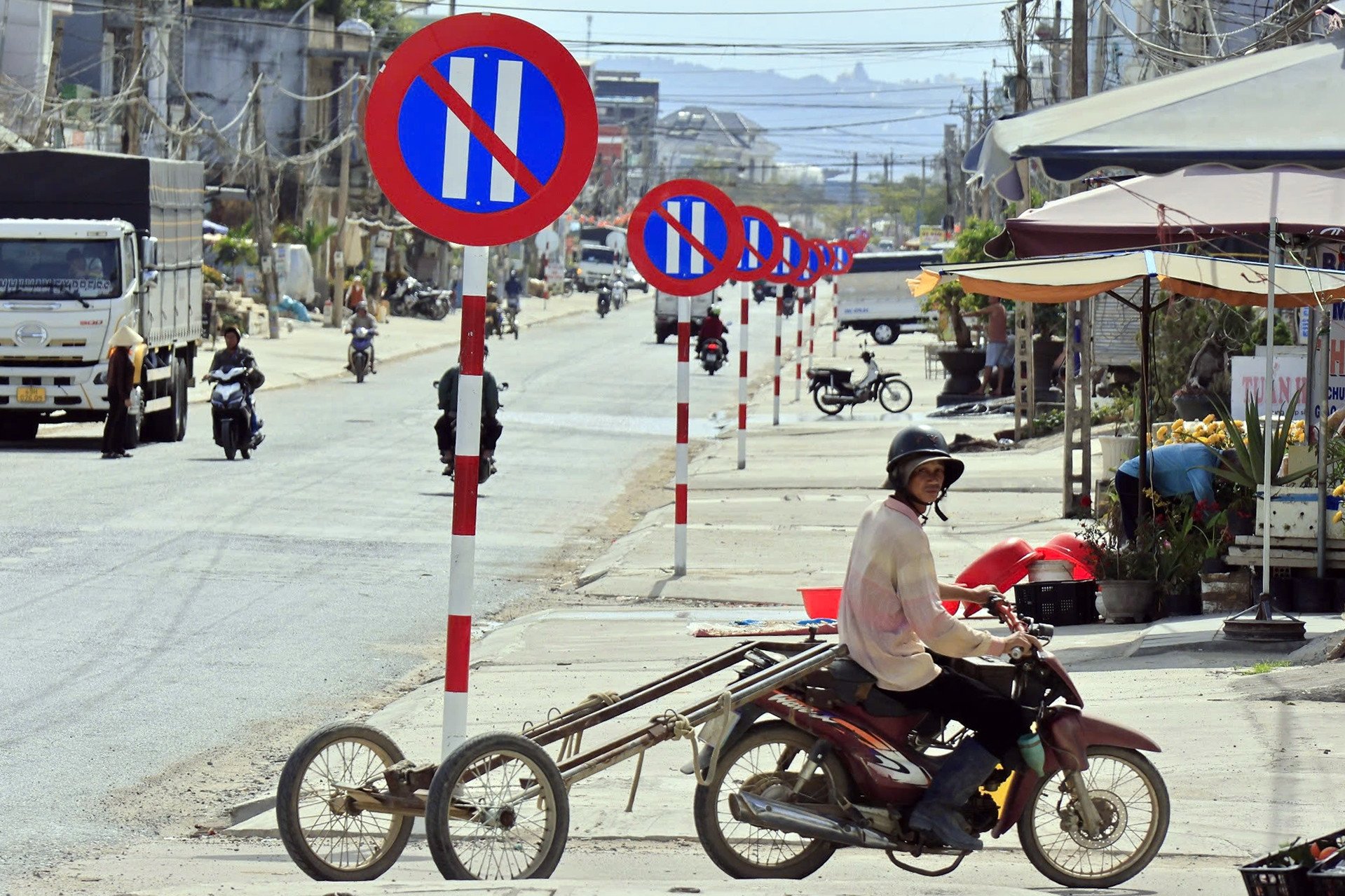 Case of 23 signs prohibiting parking on even days on 1km of road: Authorities direct to remove