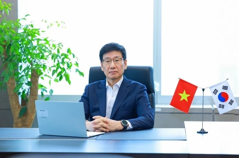 director-of-samsung-vietnam.jpg