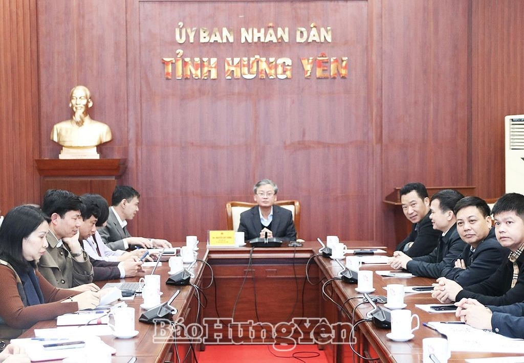 Delegates attending the workshop at Hung Yen bridge point