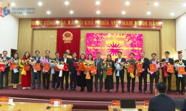 Tien Yen announces decision on personnel work and implementation of District People's Council Resolution