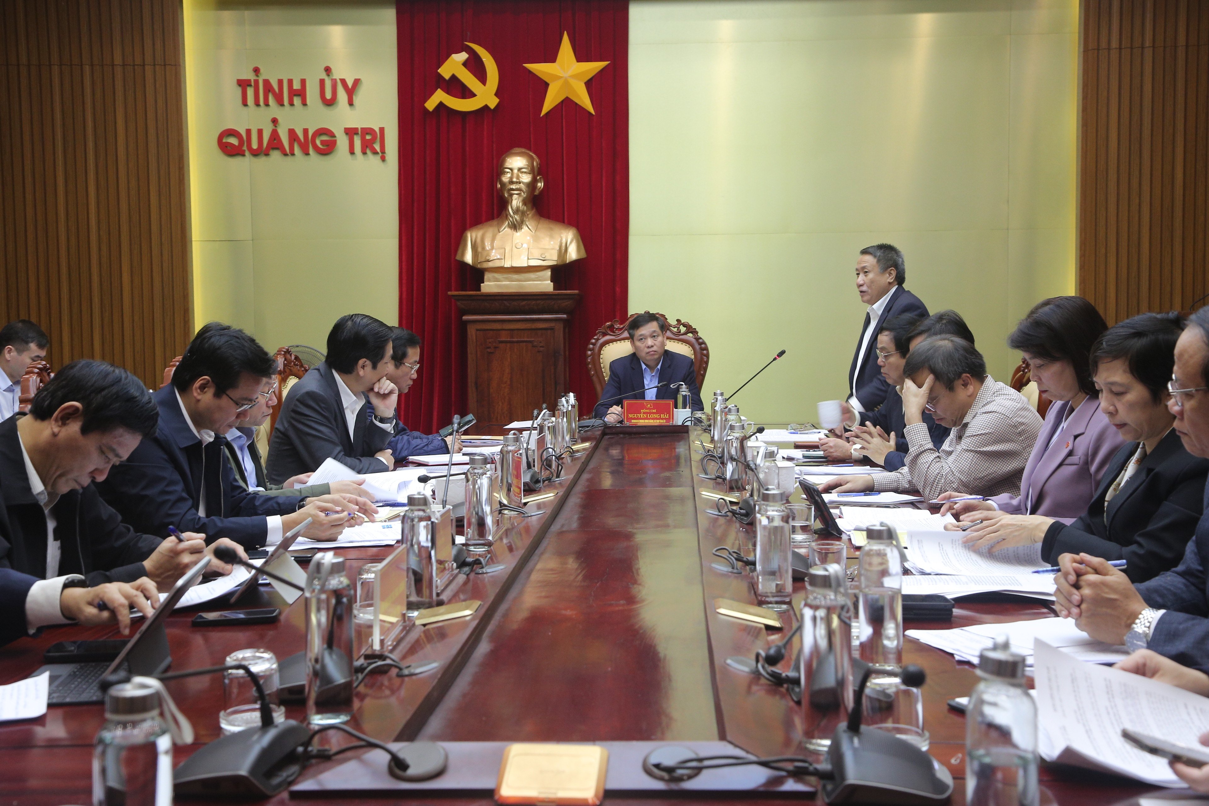 Quang Tri Provincial Party Secretary Nguyen Long Hai: Key projects must be given attention and implemented with the highest efficiency.