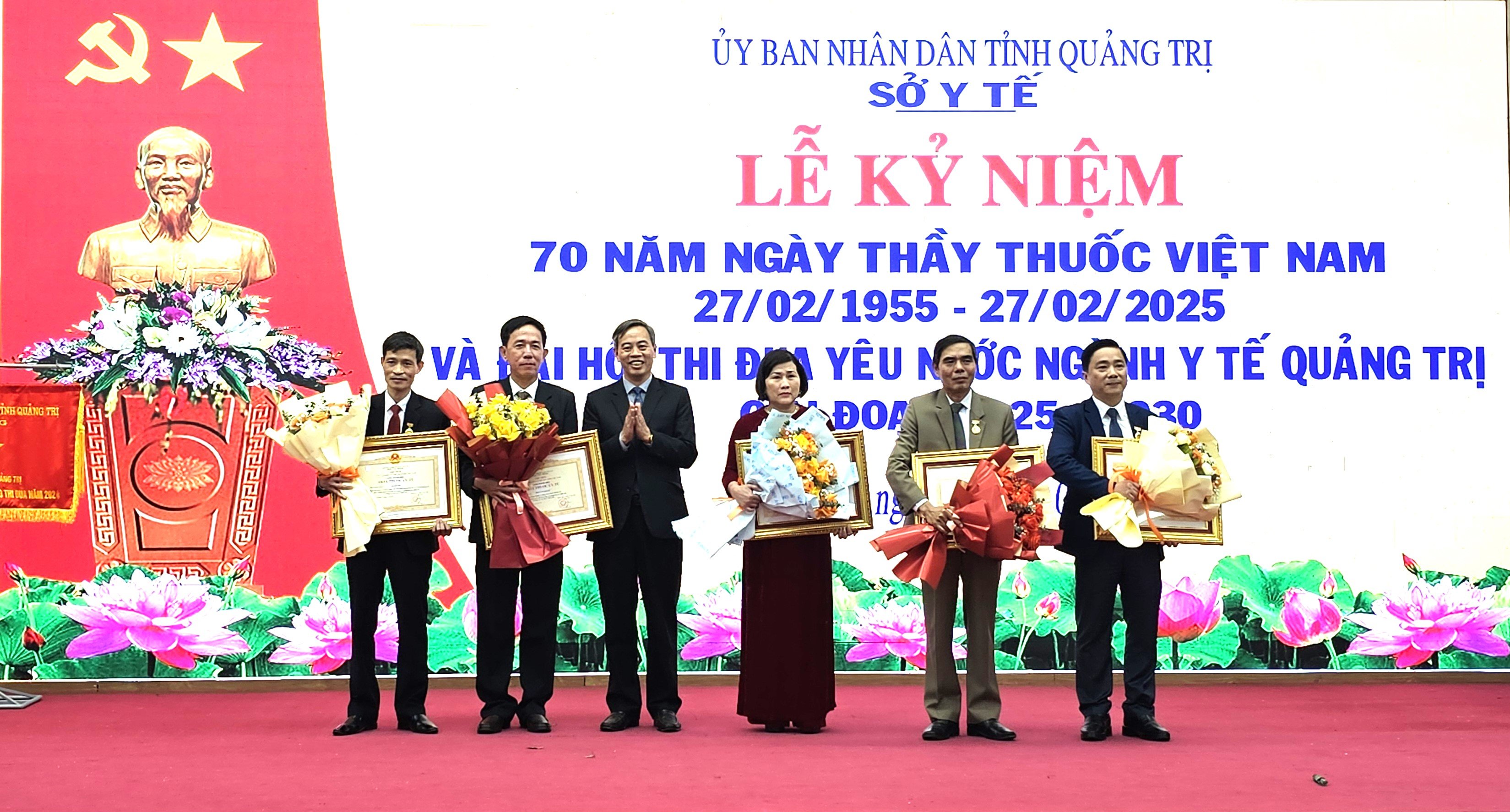 Celebrating the 70th Anniversary of Vietnamese Doctors' Day and the Patriotic Emulation Congress of the Quang Tri Health Sector