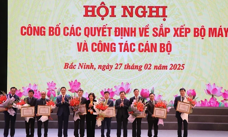 Bac Ninh announces Decisions on organizational arrangement and personnel work - Lang Son Newspaper